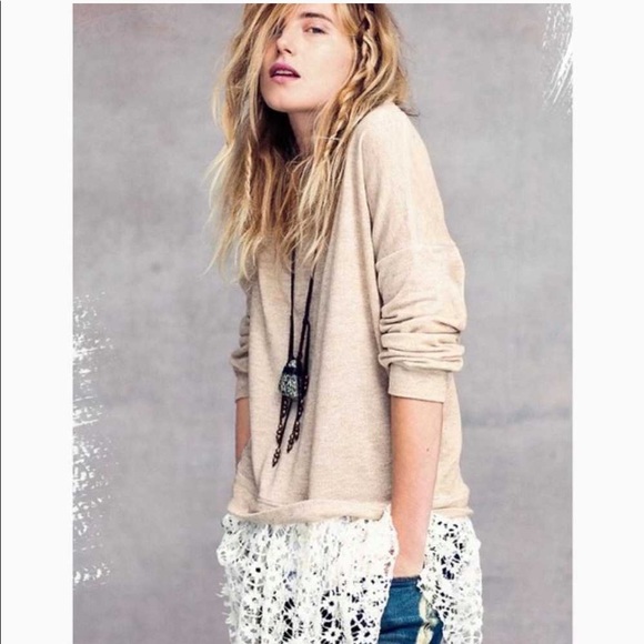 Free People Beach Tunic Pullover Sweater w Crochet Lace Hem size Medium / Large - Picture 3 of 10